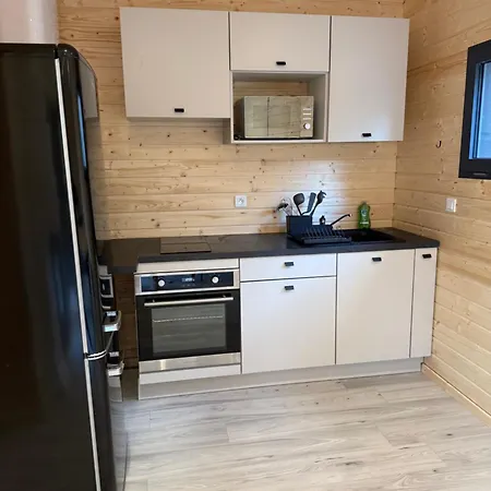 Petit Neuf Avec Jardin - La Montagne Sud