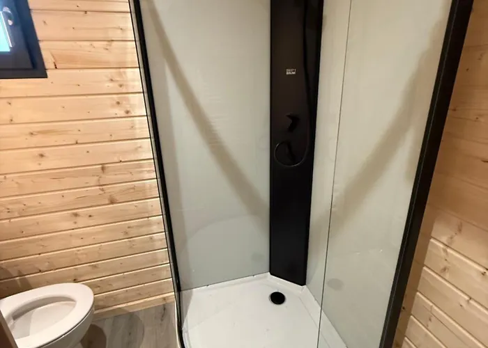 Petit Neuf Avec Jardin - La Montagne Sud Chalet *